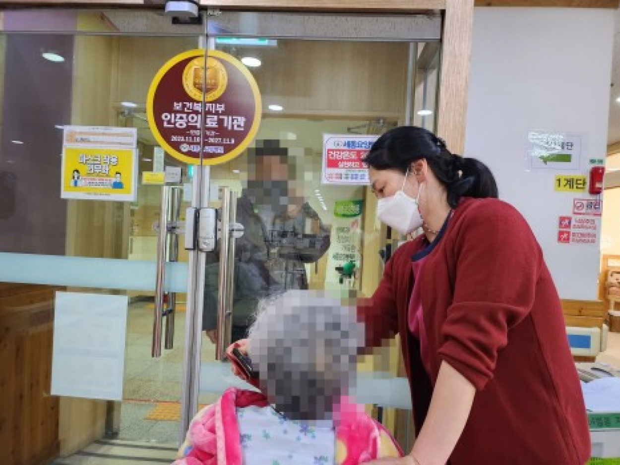 세종요양병원 2월 둘째 주 각 병동 면회&영상통화 실시 첨부이미지 : 2월 2째주 면회&영상통화3.jpg